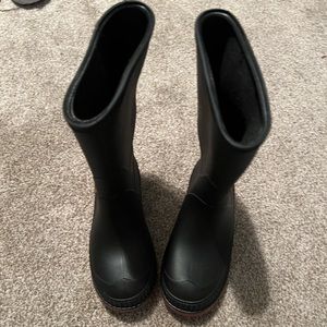 Rain boots in excellent condition!